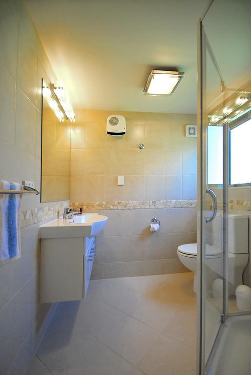 Mount Richmond Estate Motels Rai Valley Room photo